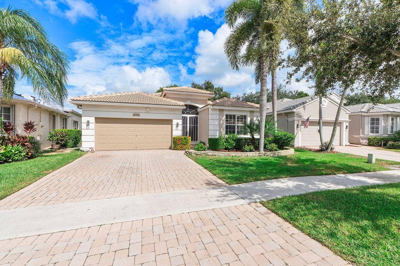 Beautiful paver driveway