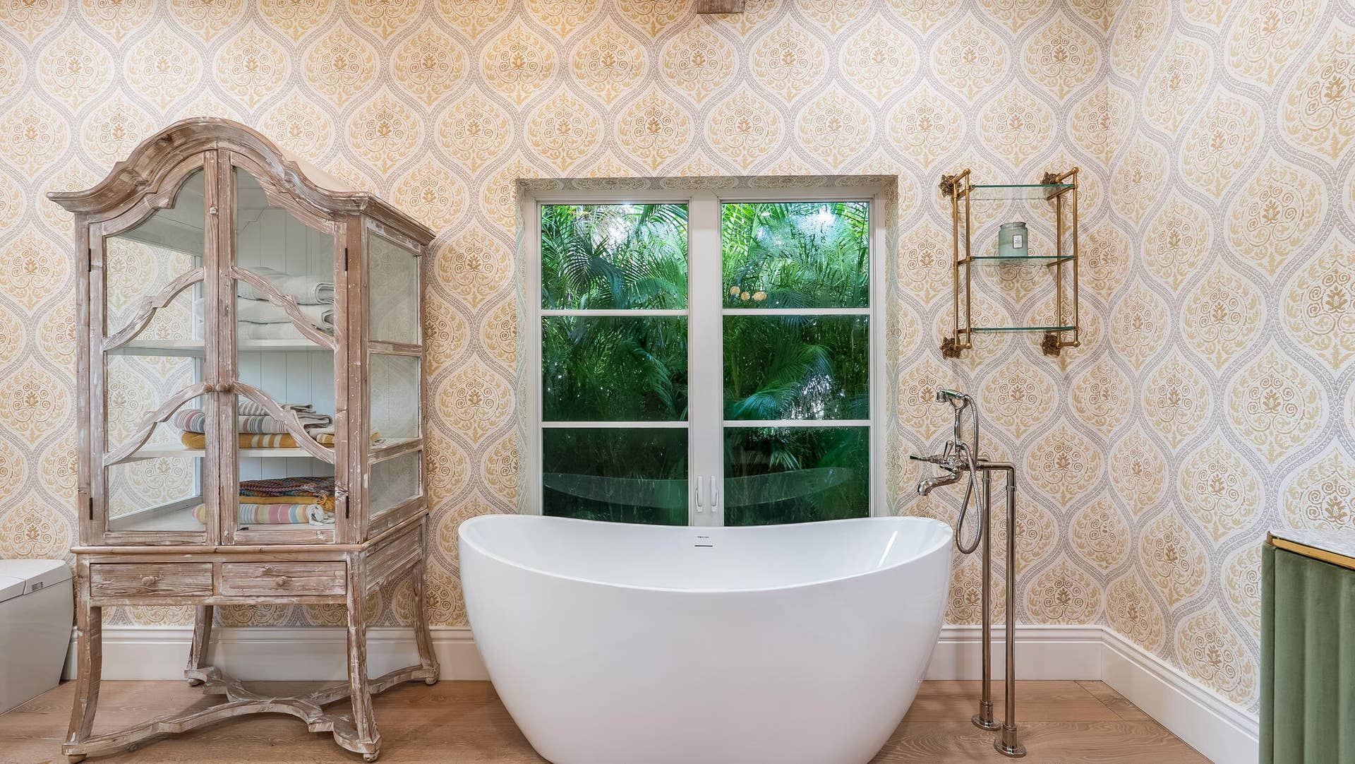 130 CARDINAL Avenue, Boca Raton, FL 33486 Primary tub