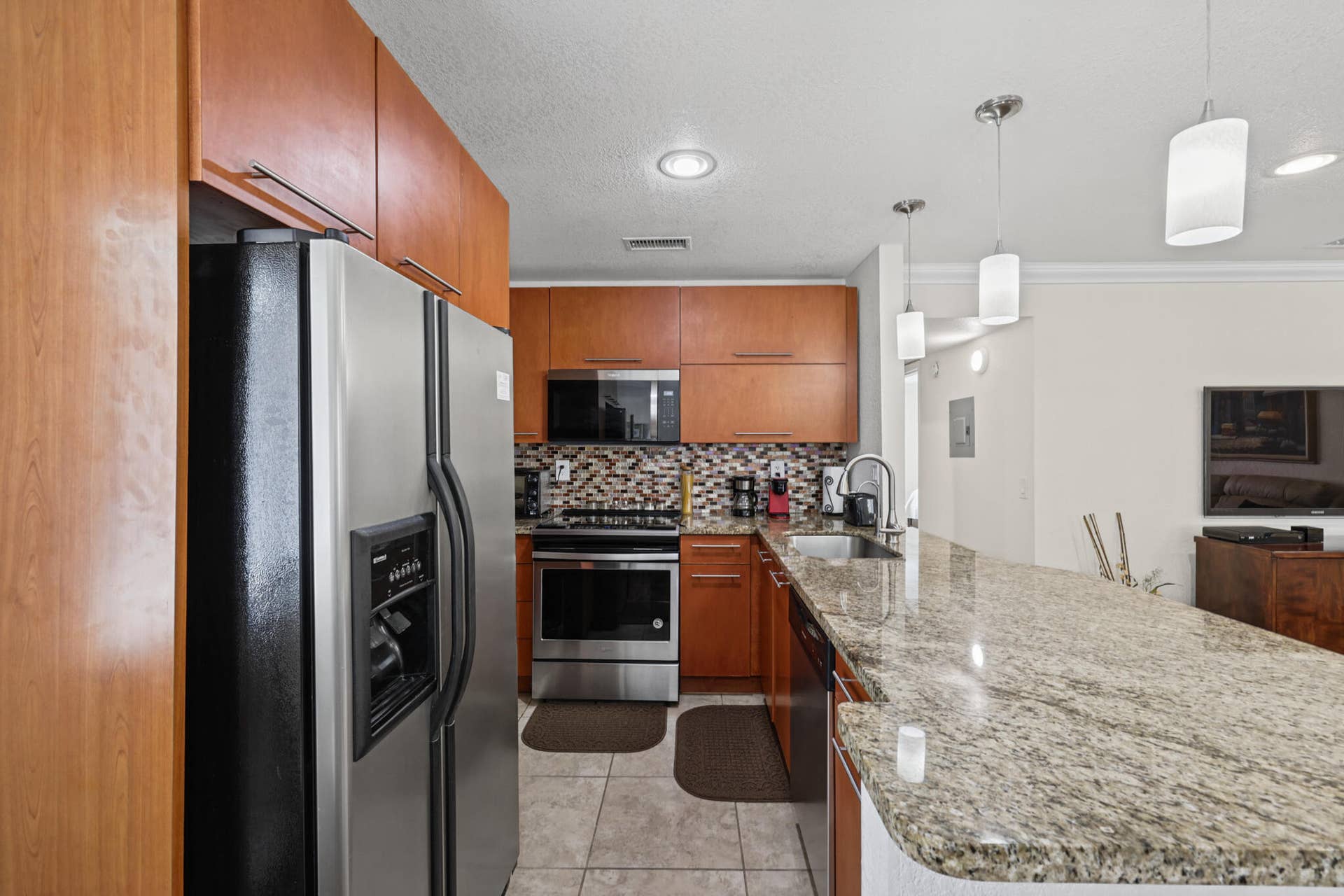 379 CAPRI H, Delray Beach, FL 33484 LG-15