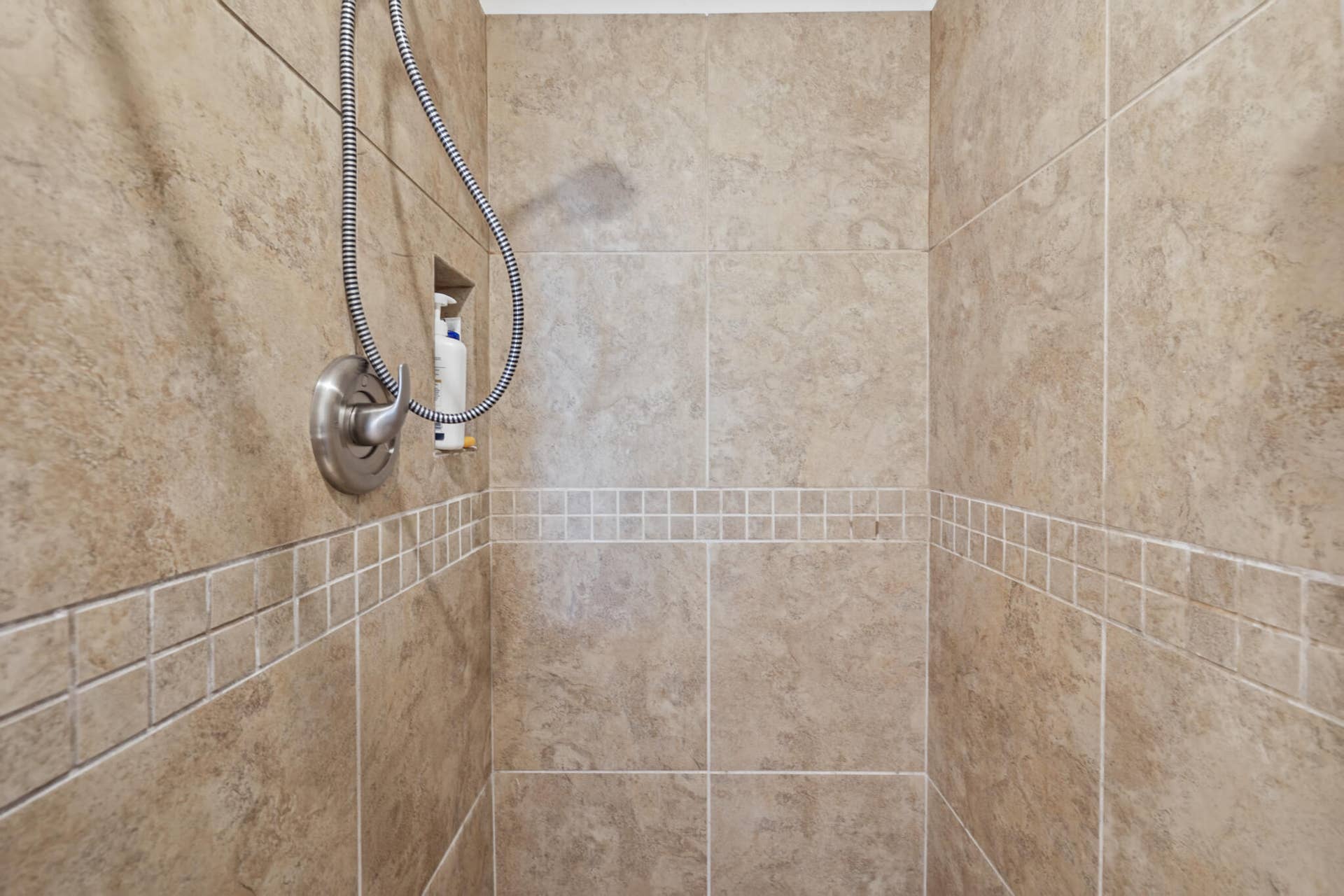 379 CAPRI H, Delray Beach, FL 33484 LG-22