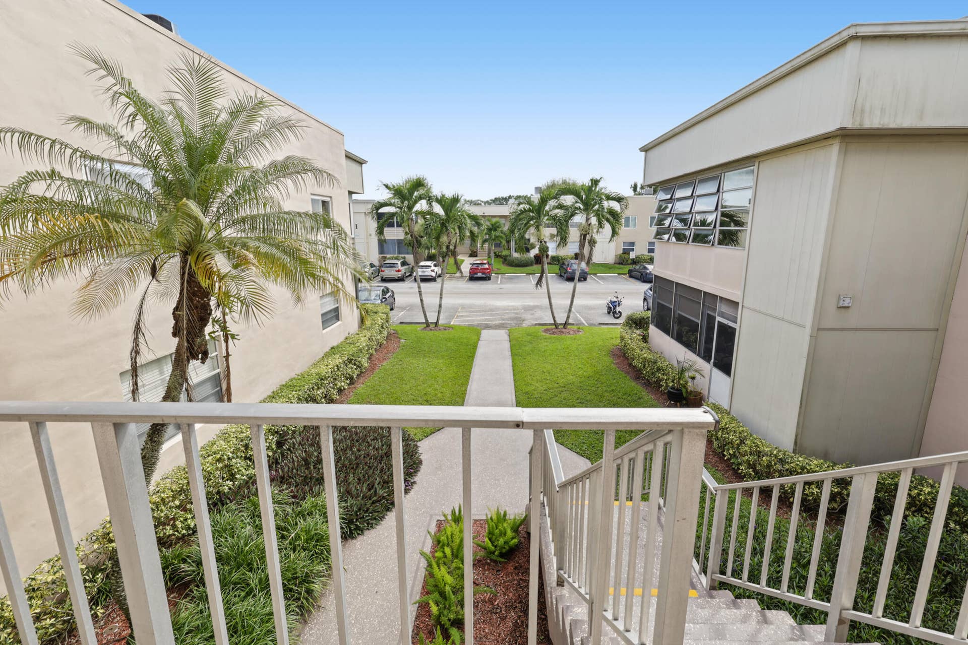379 CAPRI H, Delray Beach, FL 33484 LG-2