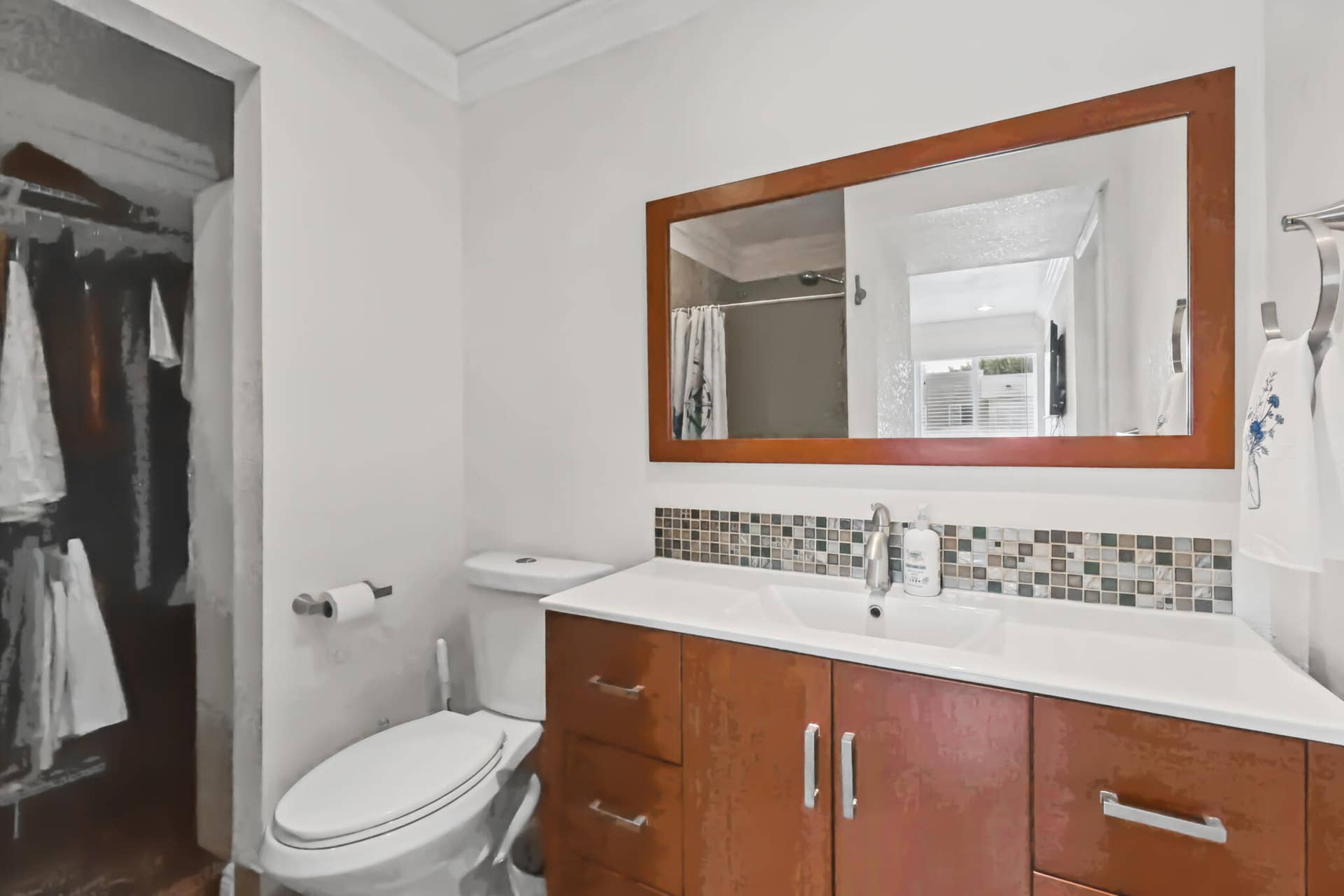 379 CAPRI H, Delray Beach, FL 33484 LG-21