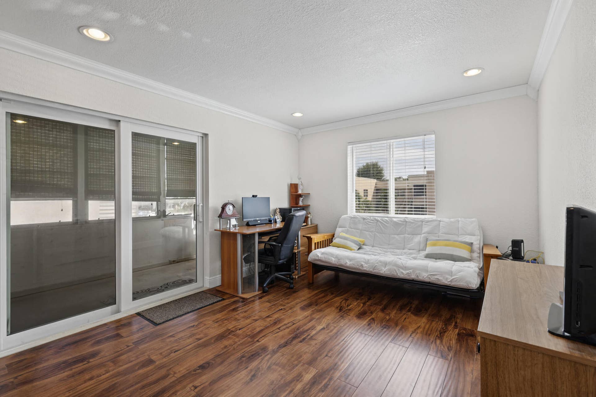 379 CAPRI H, Delray Beach, FL 33484 LG-23
