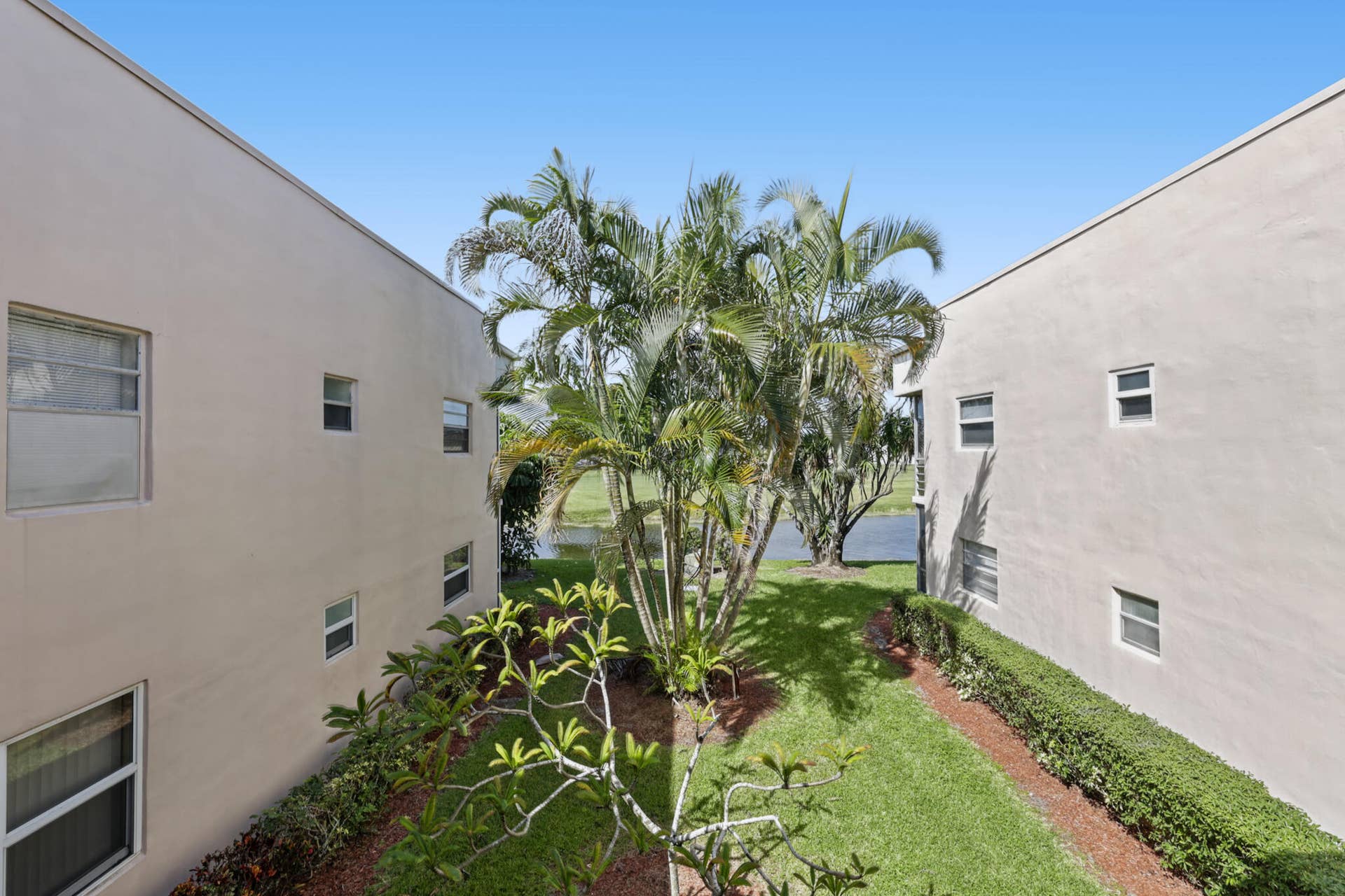 379 CAPRI H, Delray Beach, FL 33484 LG-4