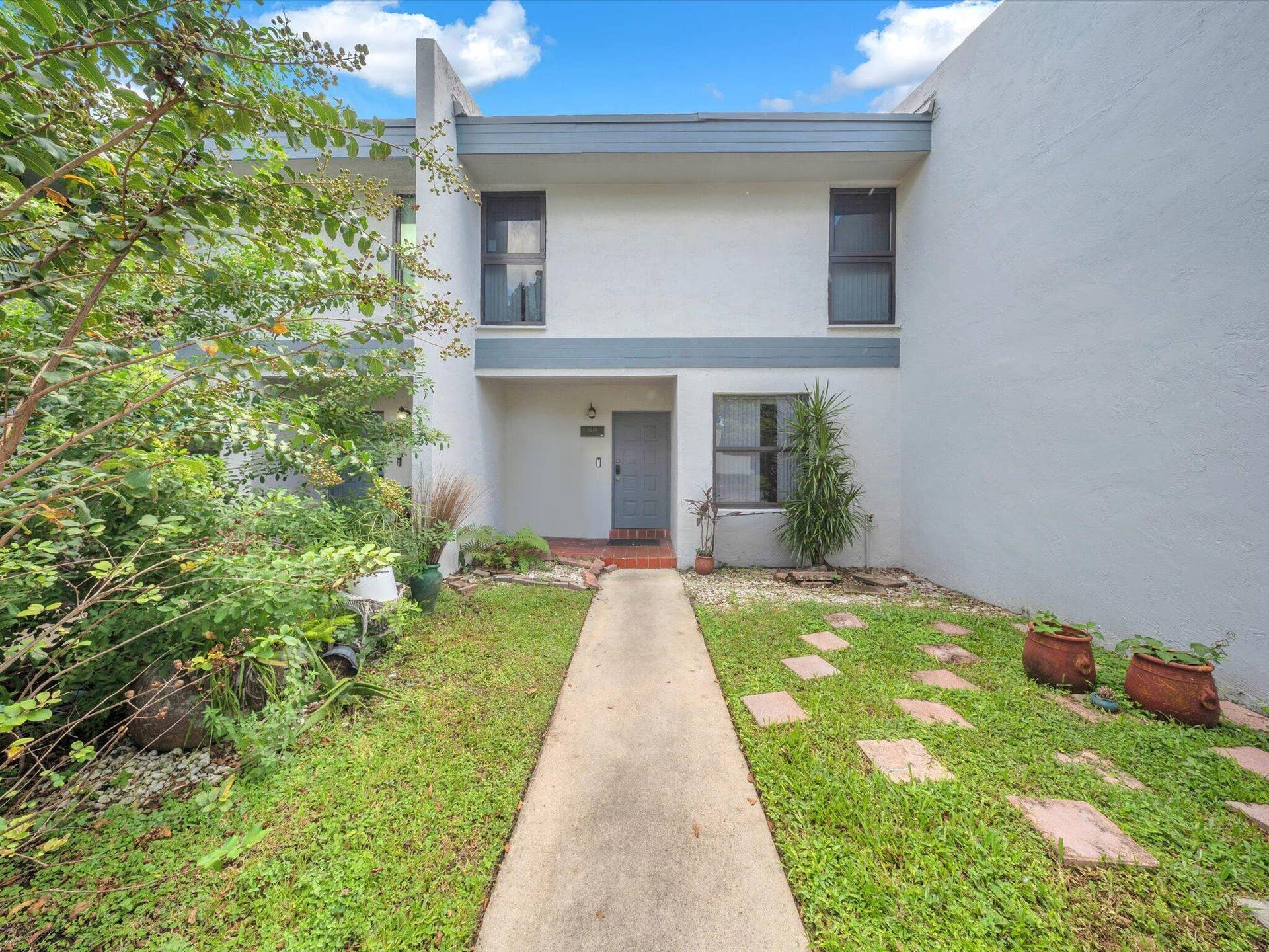 9240 NW 14th Street, Pembroke Pines, FL 33024 2-DSC0029
