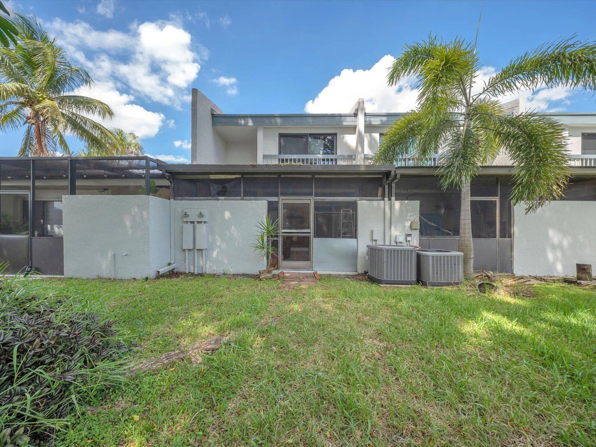 9240 NW 14th Street, Pembroke Pines, FL 33024 4-DSC0034