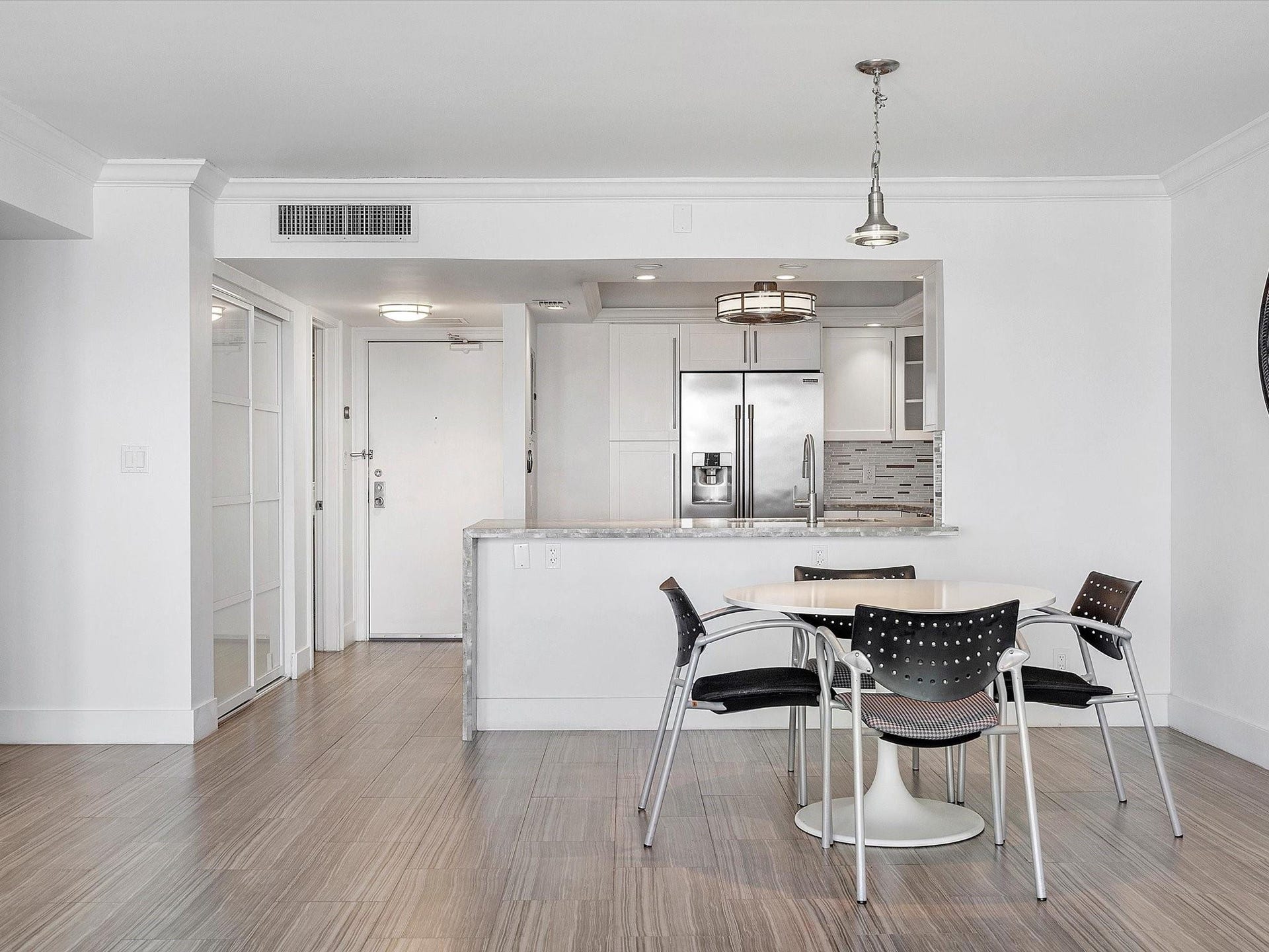 Dining and Counter Bar Stool Seating