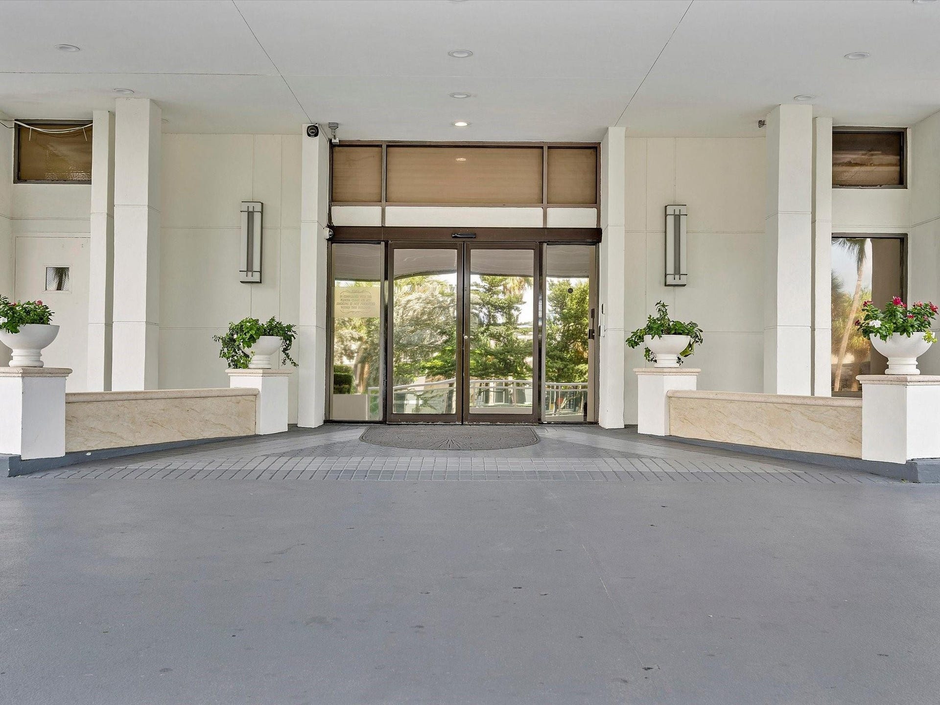 Lobby Entrance, 24-Hour Security