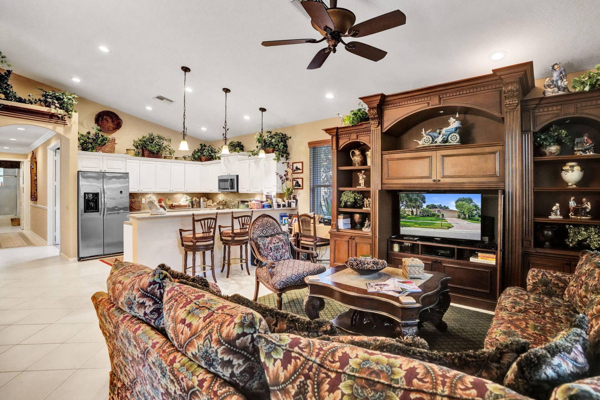 11733 CARDENAS Boulevard, Boynton Beach, FL 33437 Family Room, Kitchen and Eat in Kitchen Bar