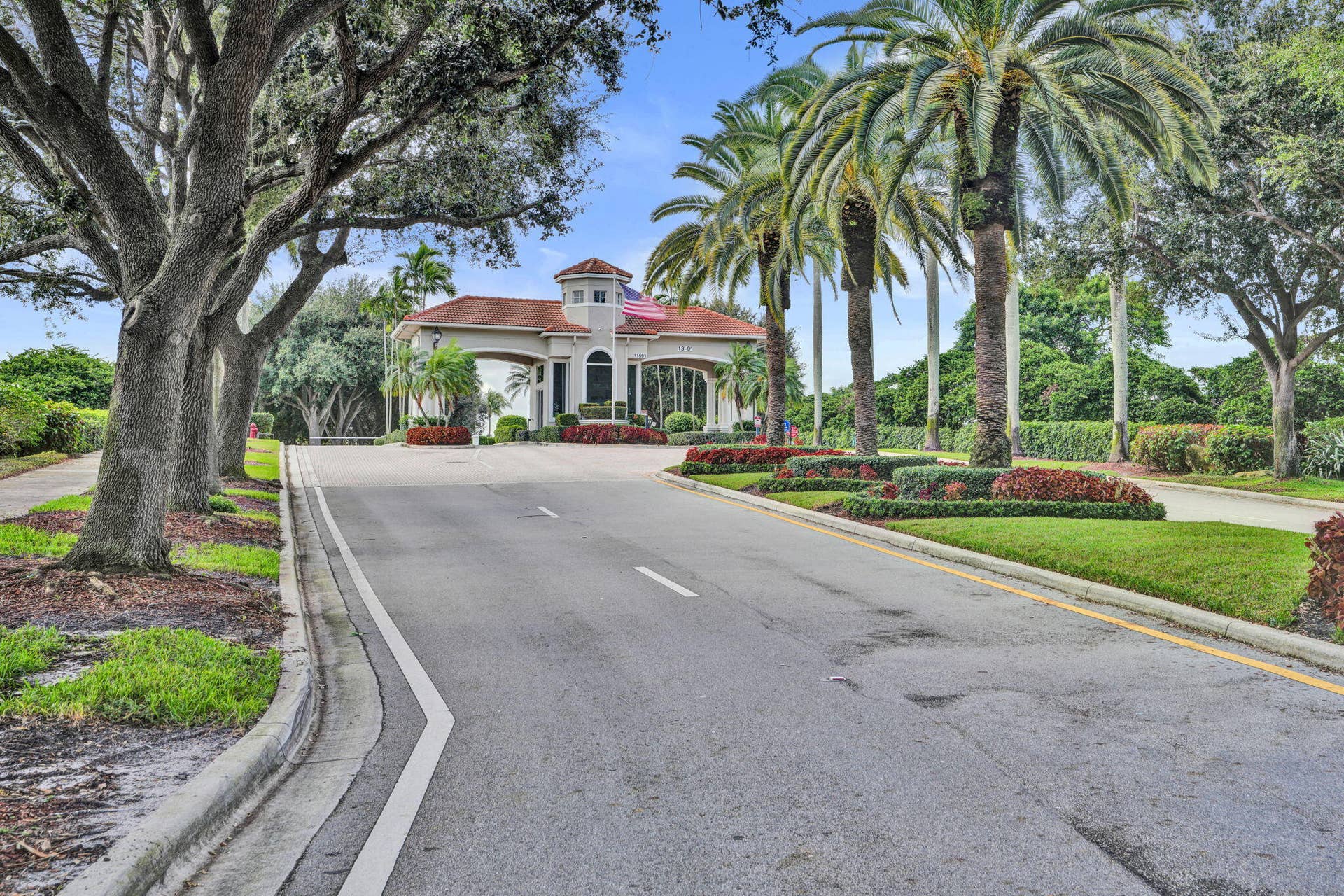 11733 CARDENAS Boulevard, Boynton Beach, FL 33437 Entrance to Valencia Lakes
