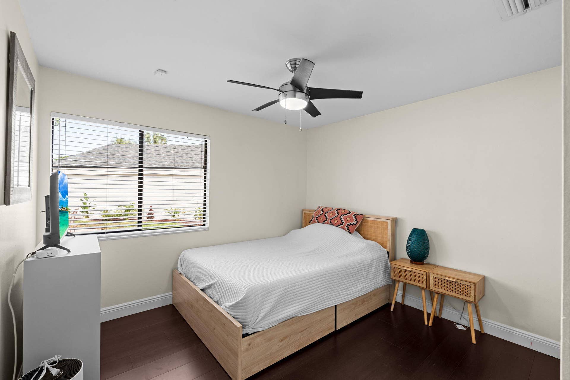 26-web-or-mls-A7400154