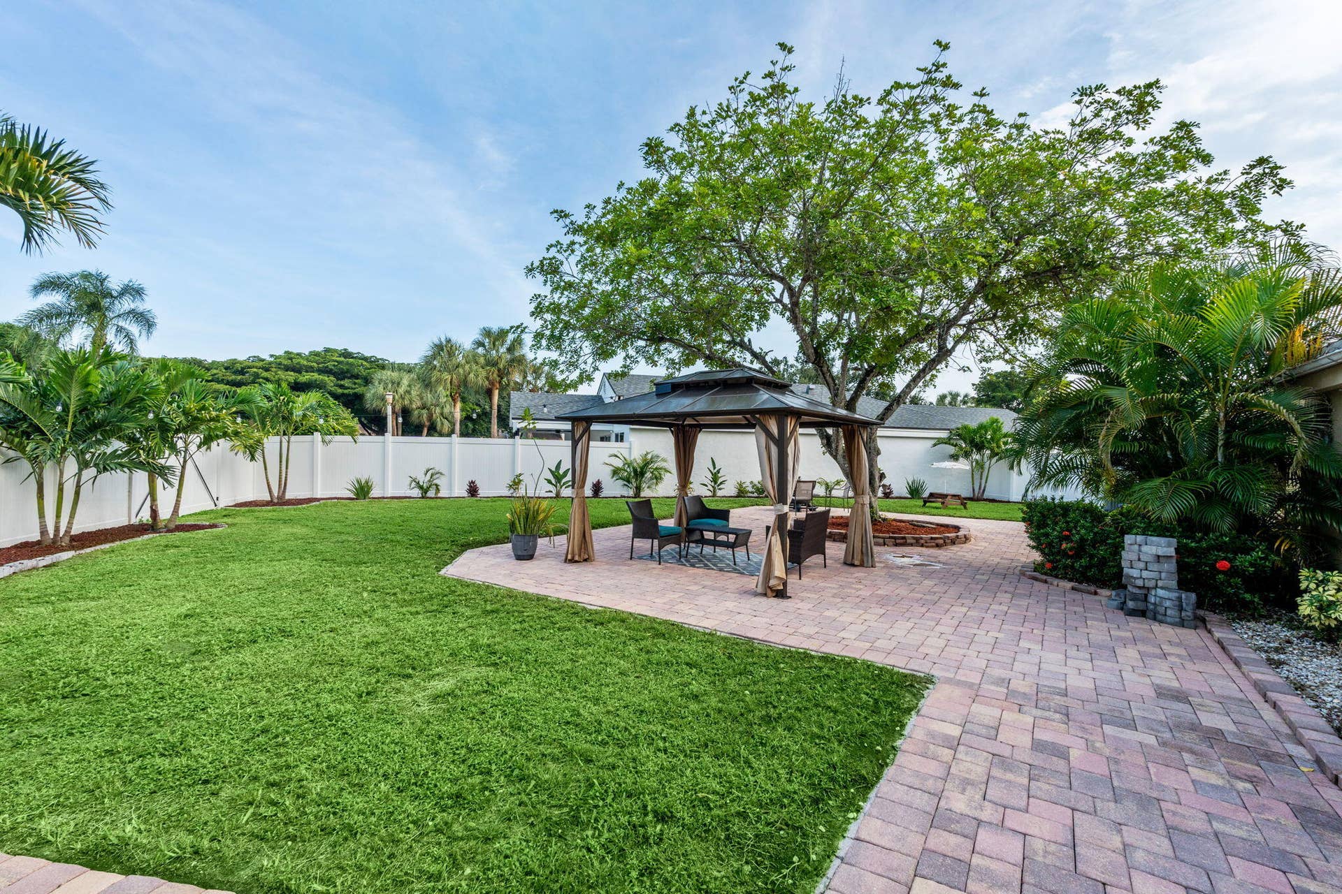 49-web-or-mls-A7400128