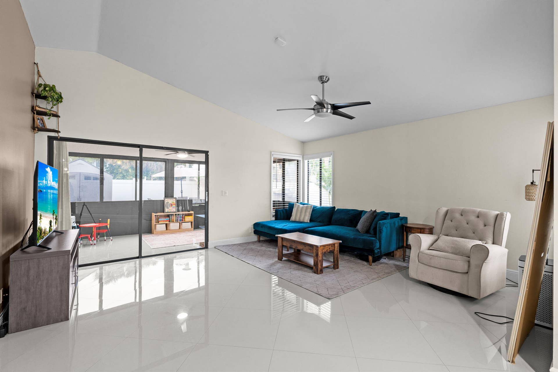 10-web-or-mls-A7400184
