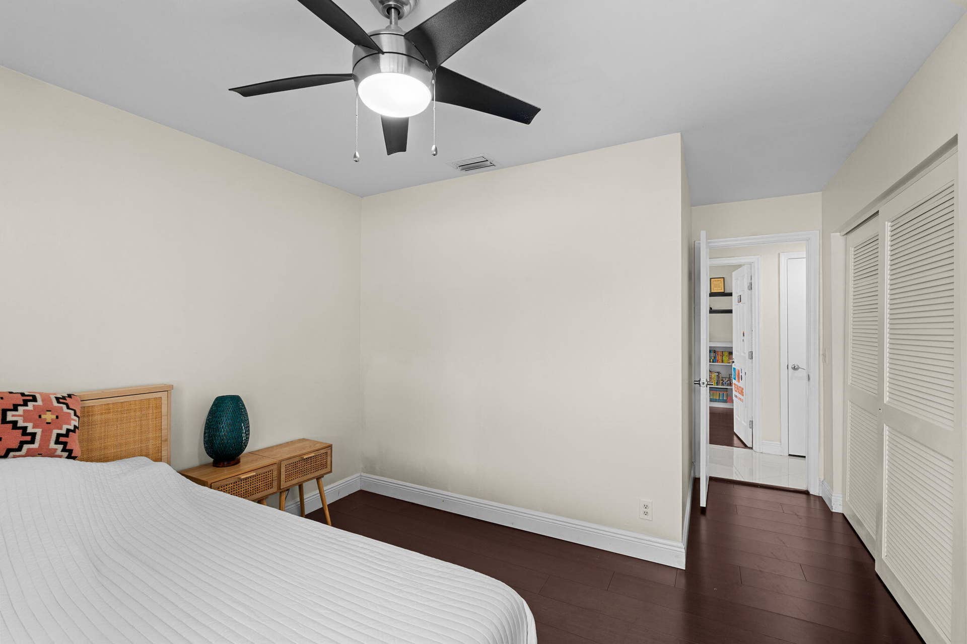 27-web-or-mls-A7400157