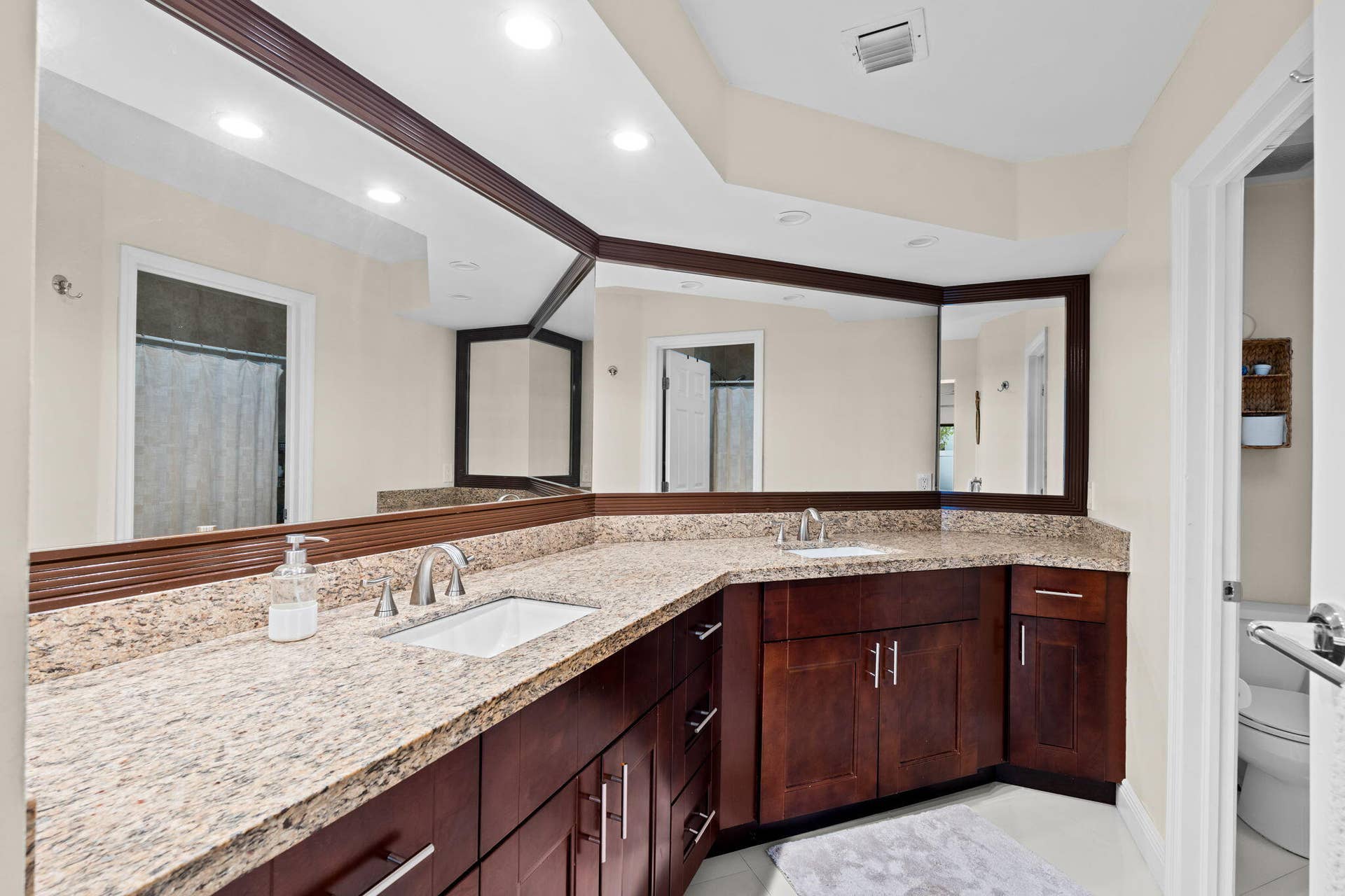 23-web-or-mls-A7400214