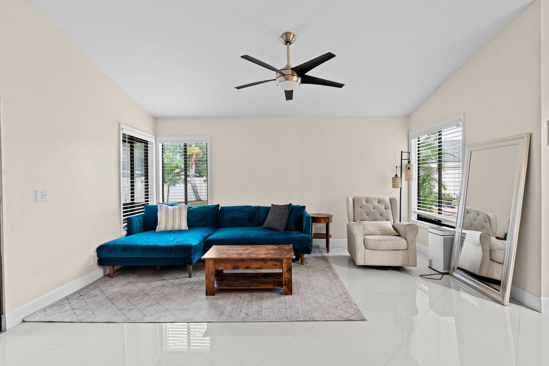 8-web-or-mls-A7400196