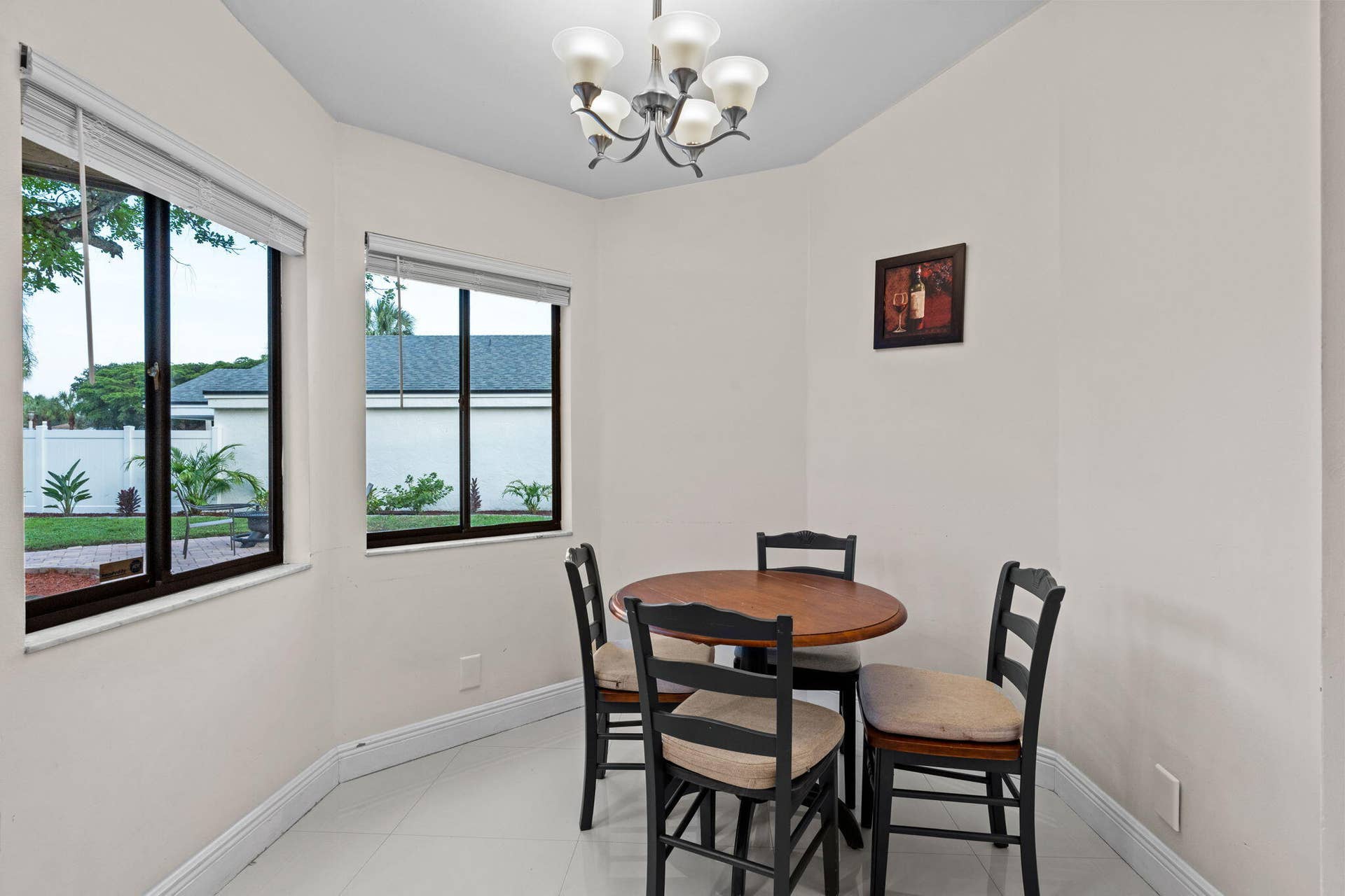19-web-or-mls-A7400247