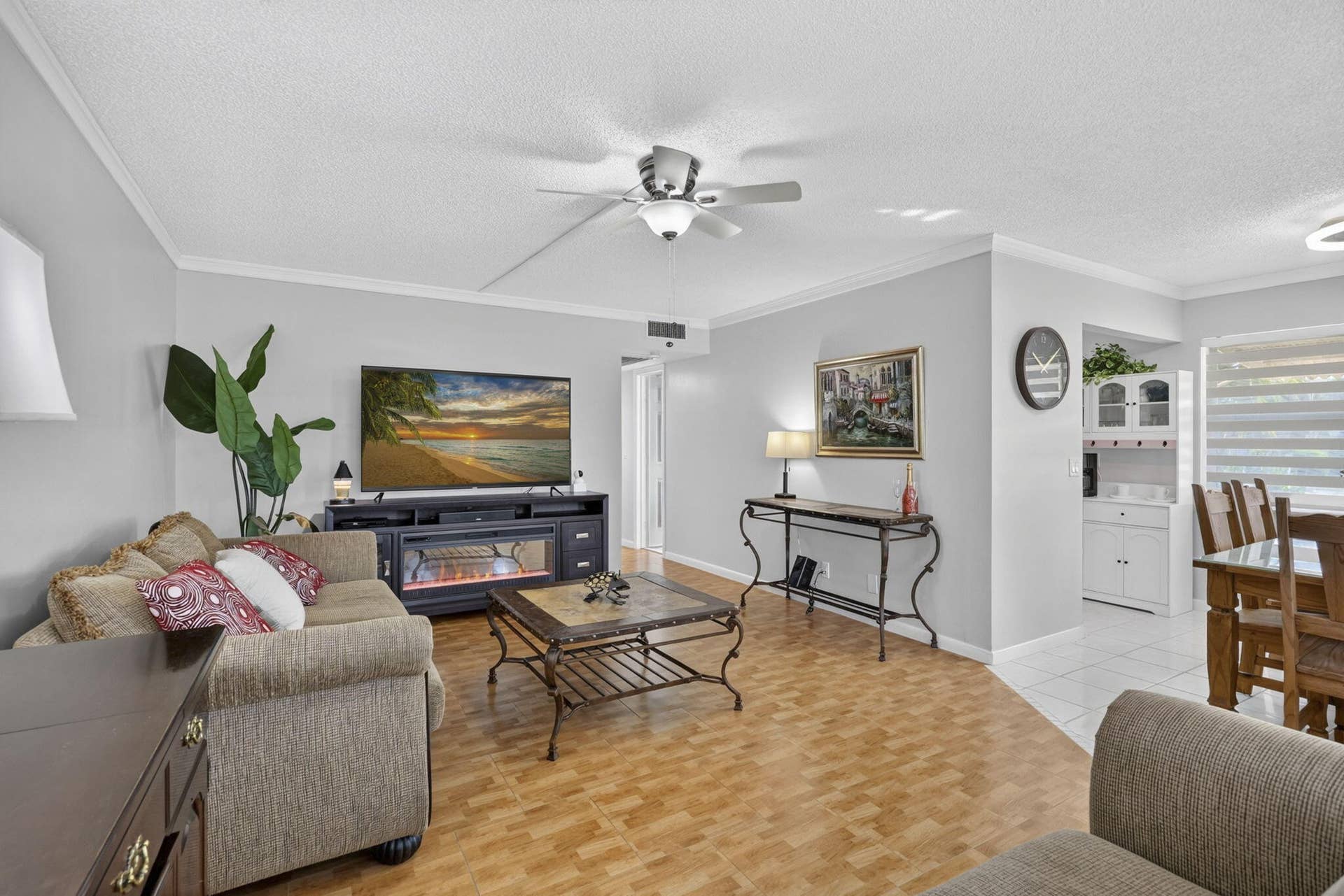 324 Chatham P, #324, West Palm Beach, FL 33417 16-web-or-mls-BS1A3352