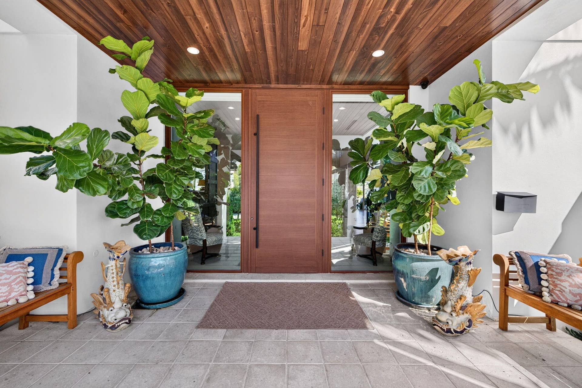5_Covered Front Entry