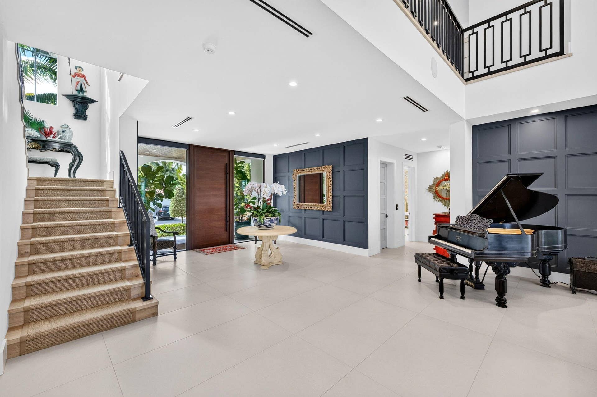 28_Foyer and Staircase