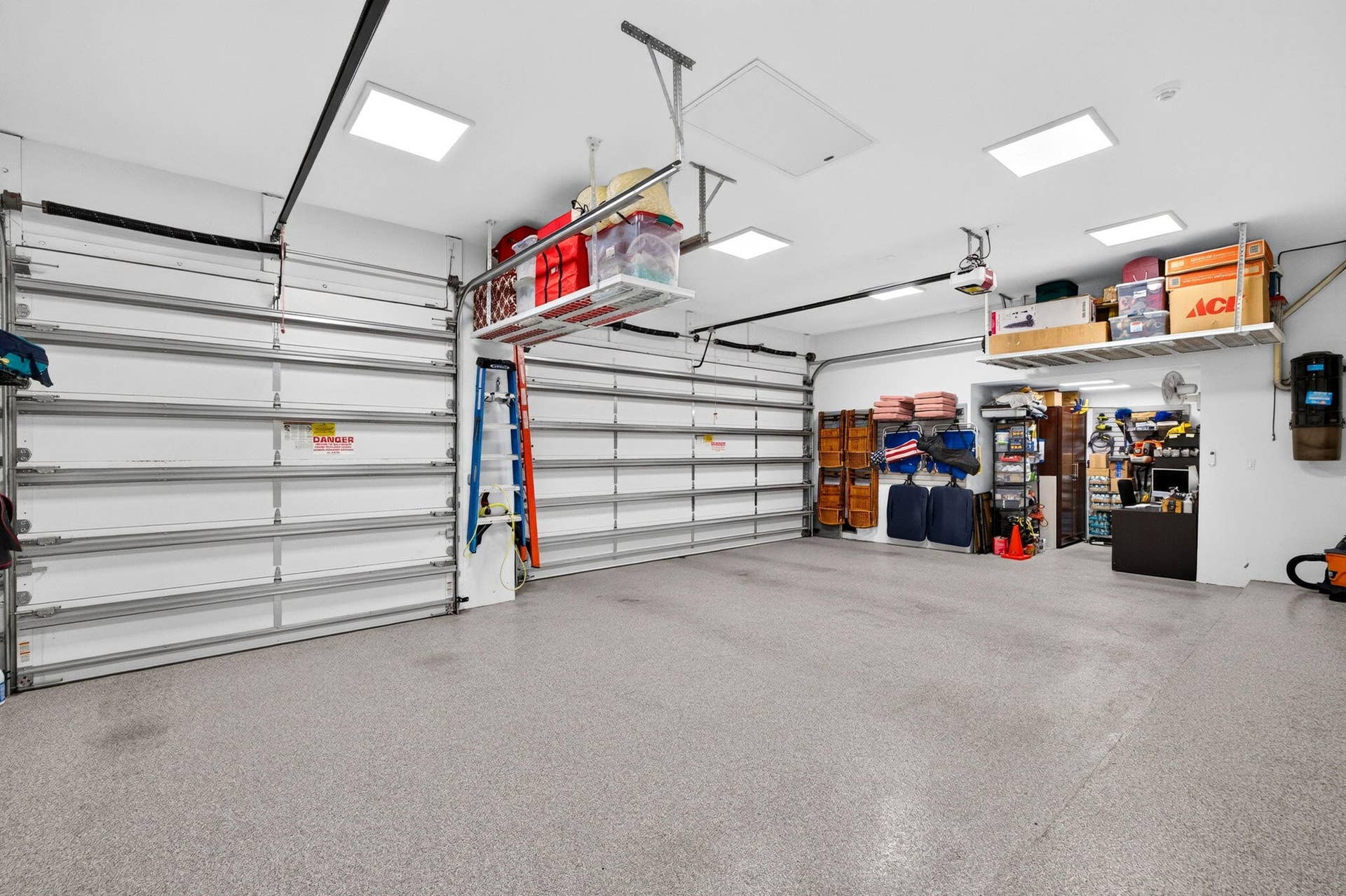 149_Garage - View 1