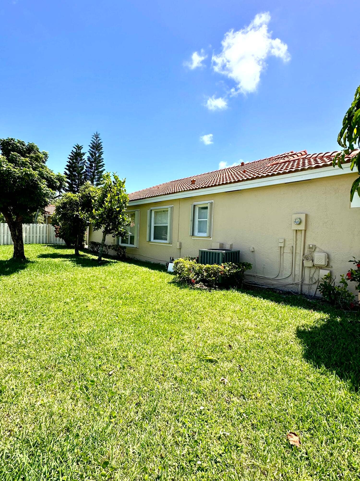 9671 TAVERNIER Drive, Boca Raton, Boca Raton, FL 33496 Side Yard
