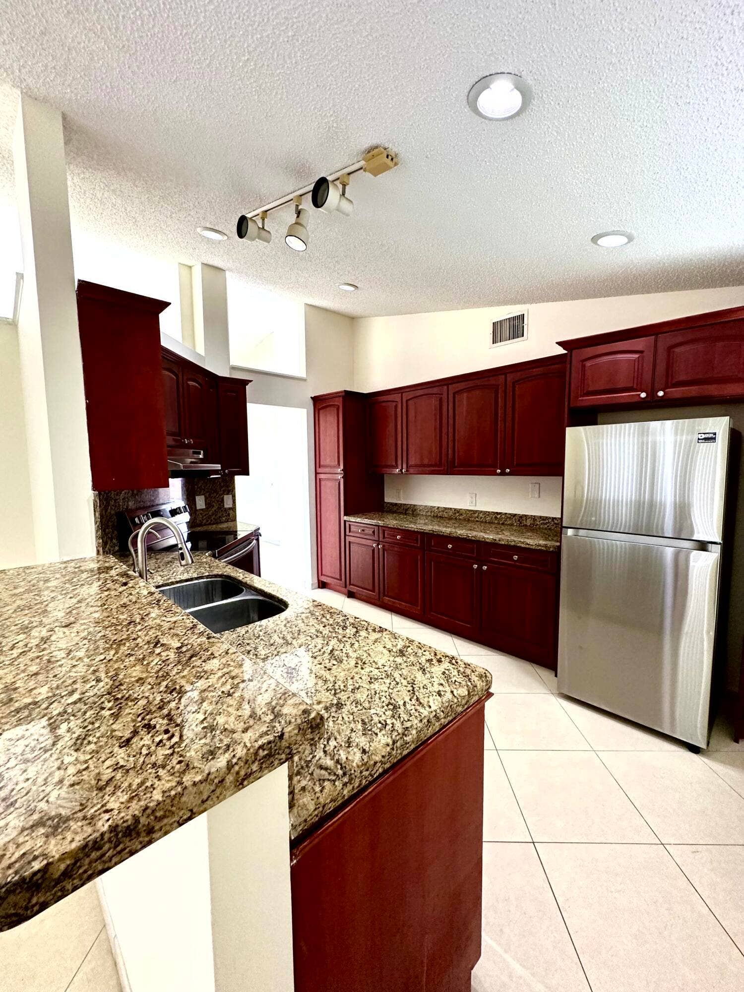 9671 TAVERNIER Drive, Boca Raton, Boca Raton, FL 33496 Kitchen