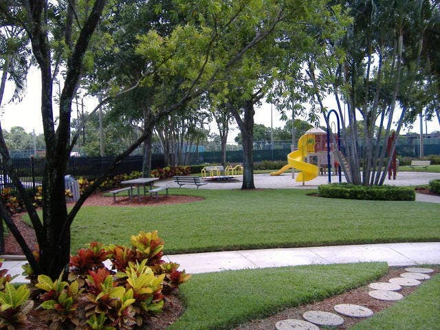 5214 52nd Way, West Palm Beach, West Palm Beach, FL 33409 5810 playground