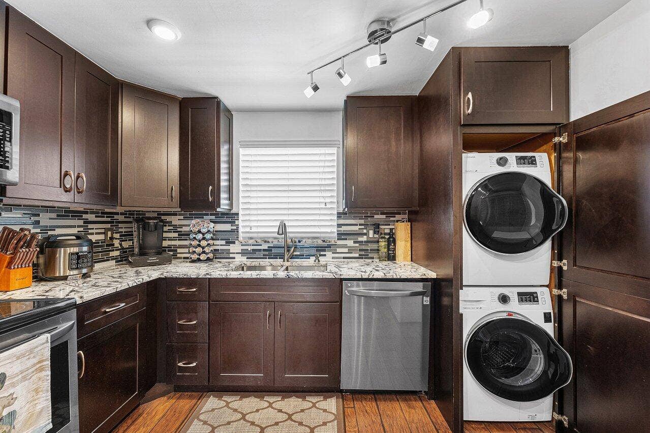 021-3040LakeShoreDrive-502-RivieraBeach-