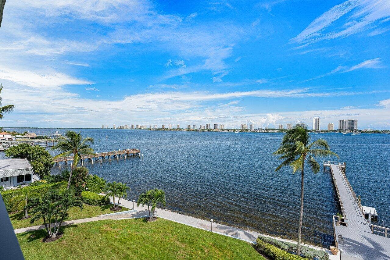 028-3040LakeShoreDrive-502-RivieraBeach-