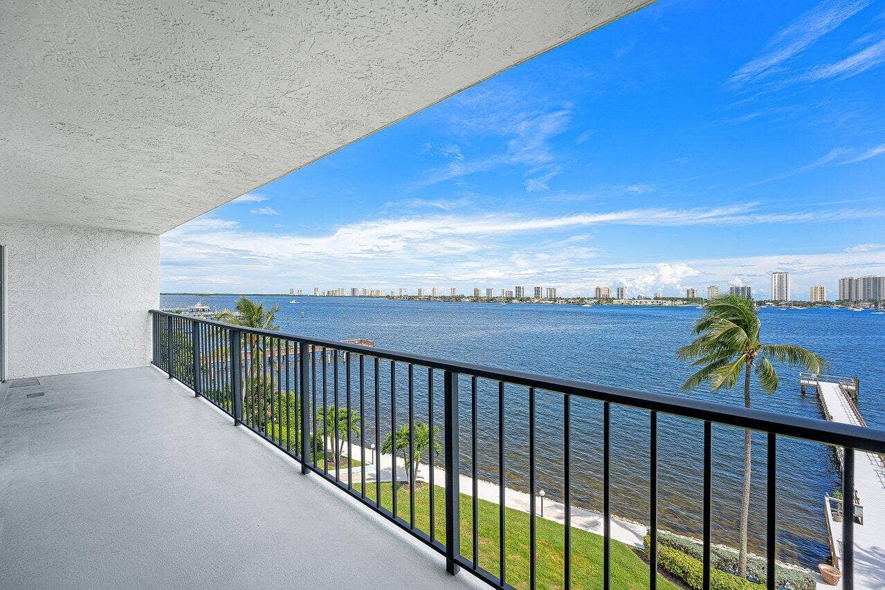 026-3040LakeShoreDrive-502-RivieraBeach-