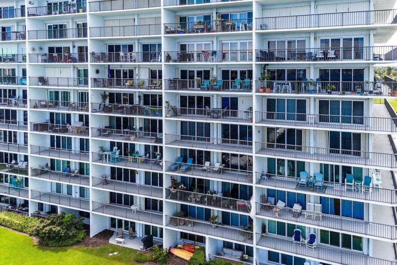 045-3040LakeShoreDrive-502-RivieraBeach-