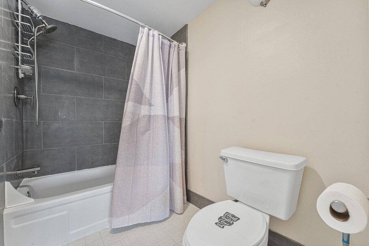 013-3040LakeShoreDrive-502-RivieraBeach-