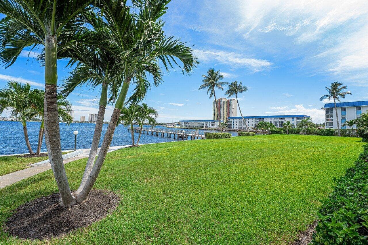 033-3040LakeShoreDrive-502-RivieraBeach-