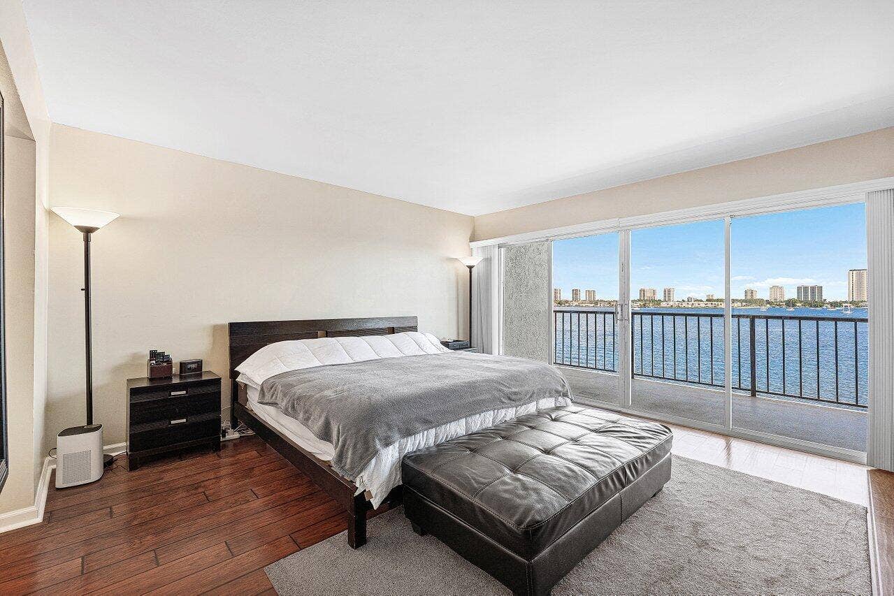 015-3040LakeShoreDrive-502-RivieraBeach-