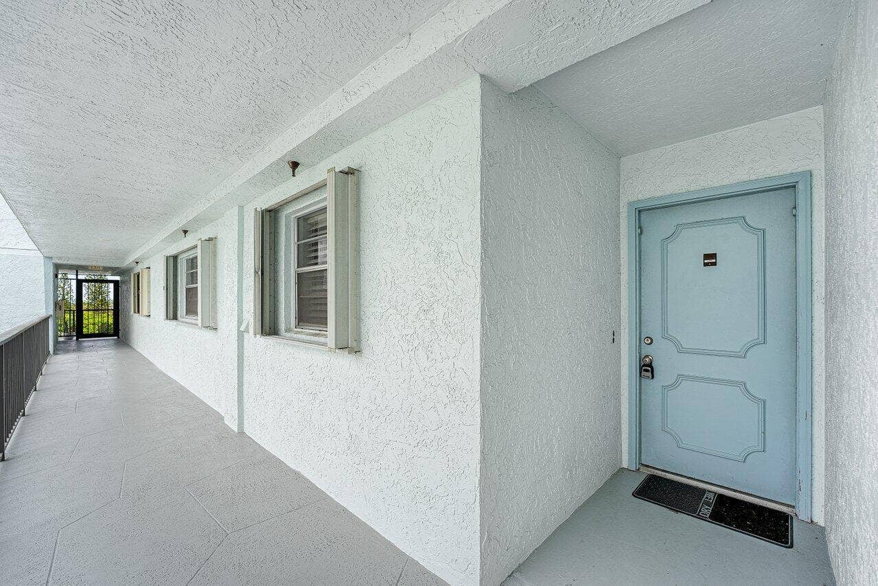001-3040LakeShoreDrive-502-RivieraBeach-