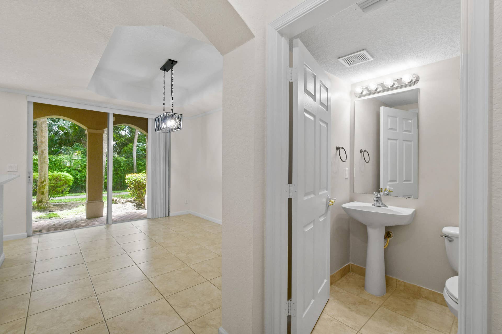 2912HiddenHillsRd#1202(16)