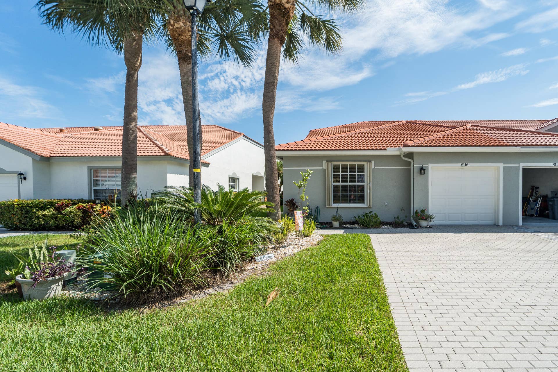 8116 Cormyour Way, Boynton Beach, FL 33472 End Unit 3 bed/2 bath Villa. 2 car driveway
