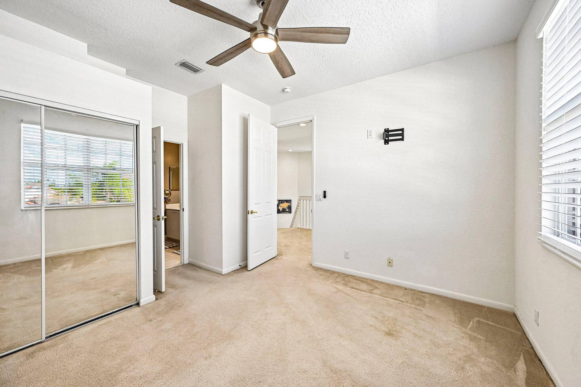 33-web-or-mls-Newquay Ct-S1410-033