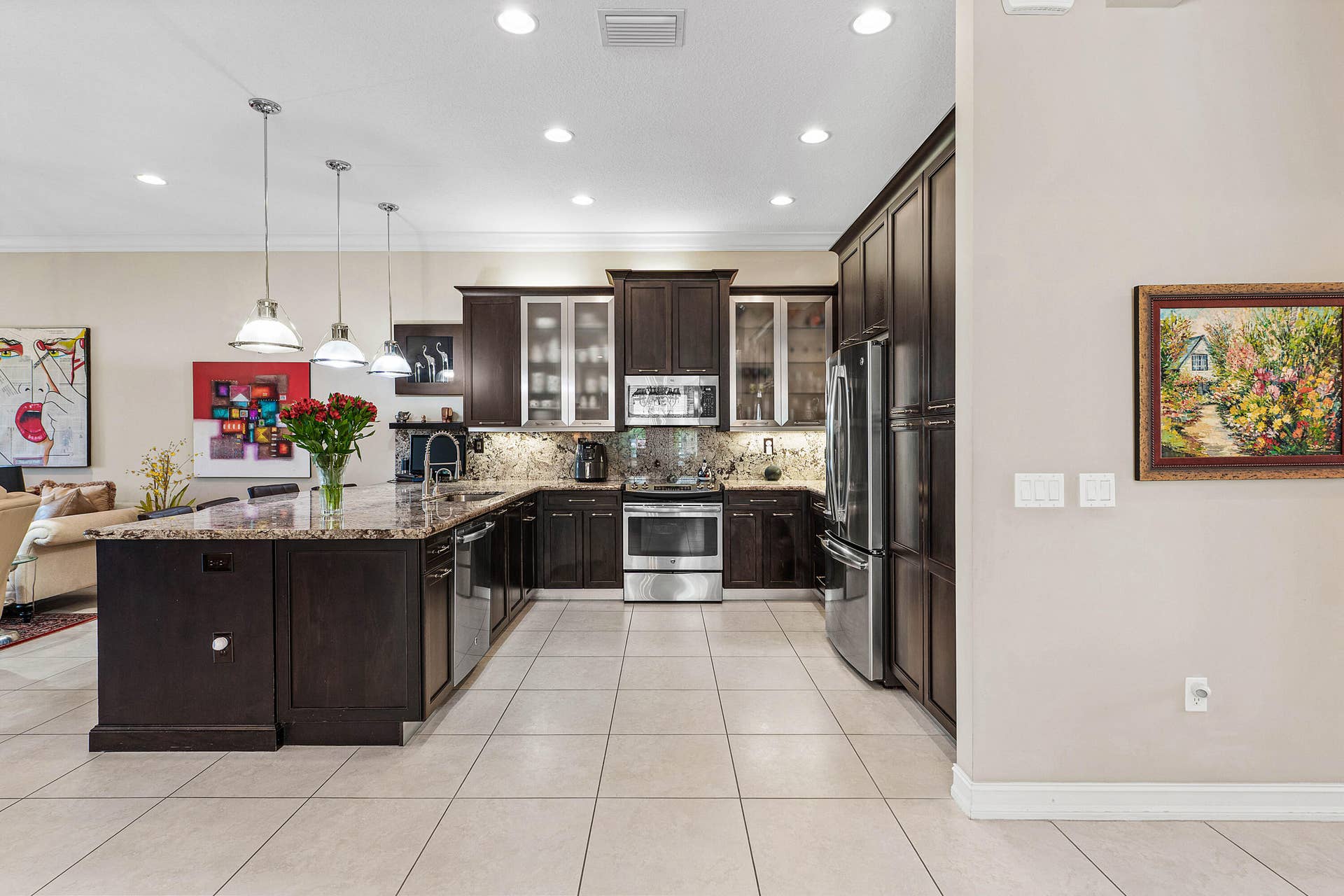 9100 GREENSTONE RIDGE Way, Boynton Beach, FL 33473 Wood & Glass showcase Cabinets