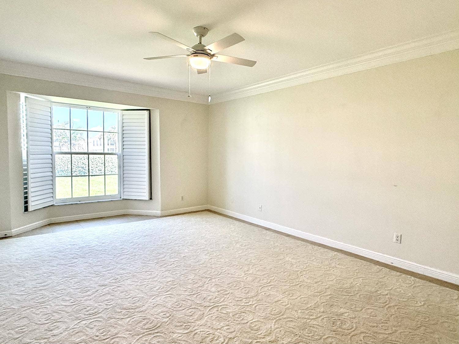 21 Master Bedroom2