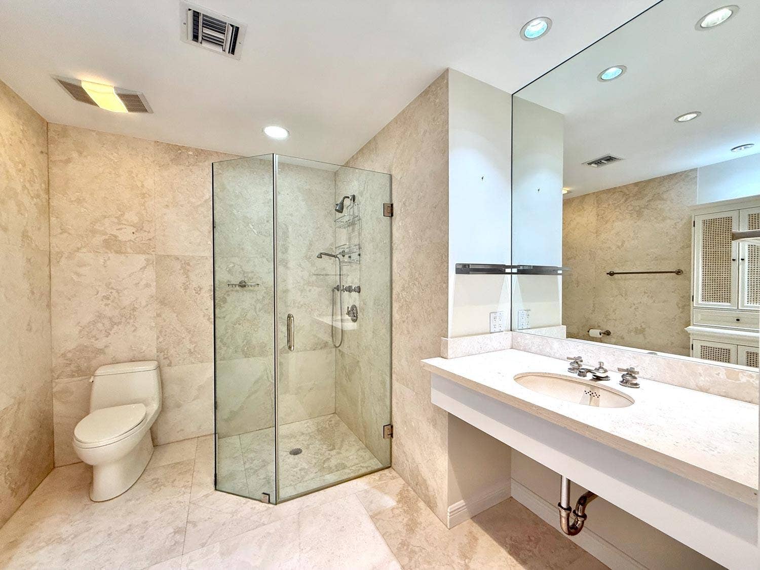 22 Master Bathroom