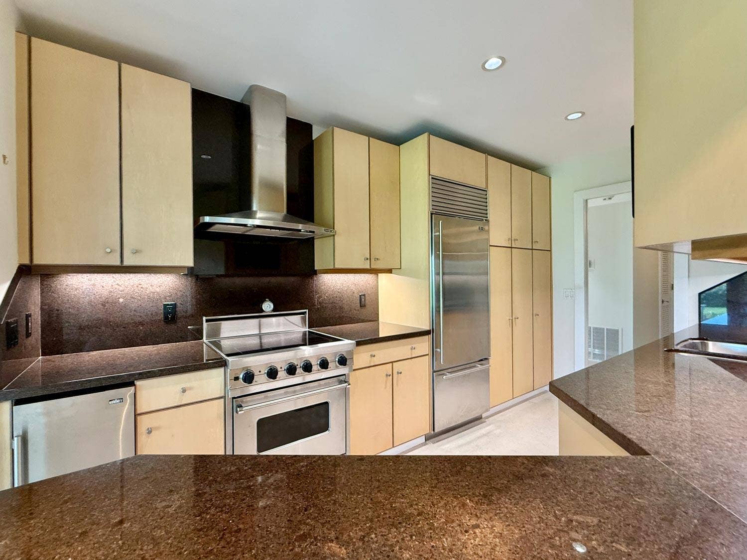 17 Kitchen3