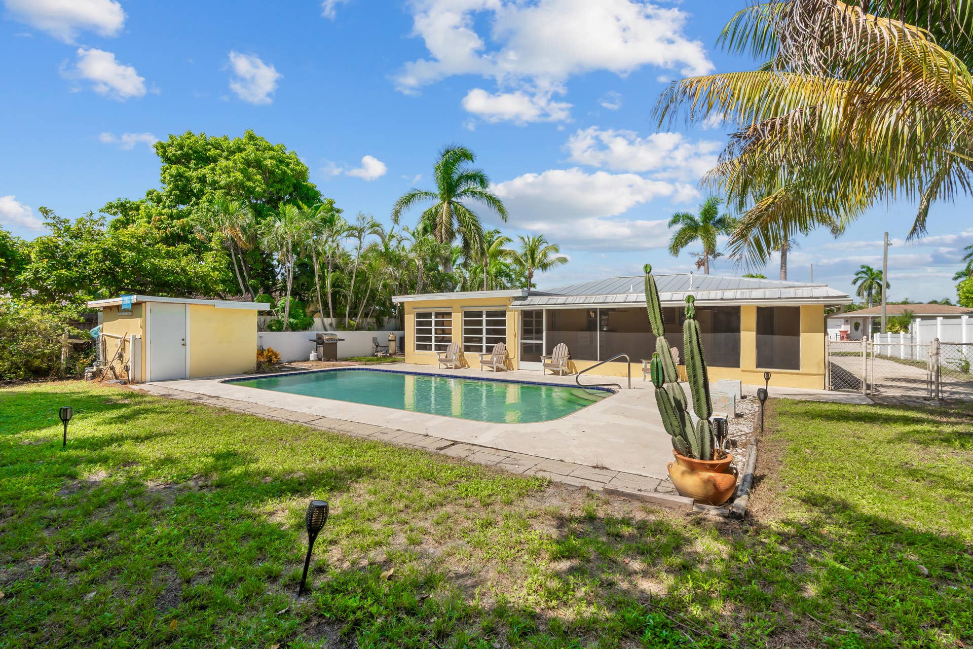 214 NE 28TH Road, Boca Raton, FL 33431 Pool