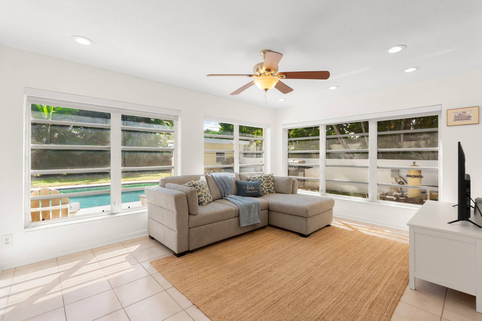 214 NE 28TH Road, Boca Raton, FL 33431 Living Room
