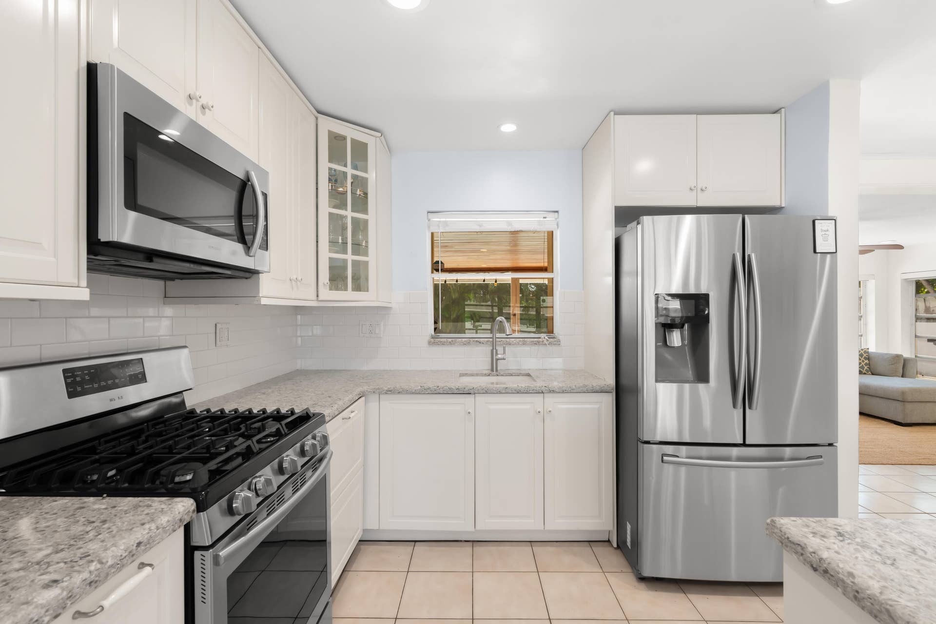 214 NE 28TH Road, Boca Raton, FL 33431 Kitchen