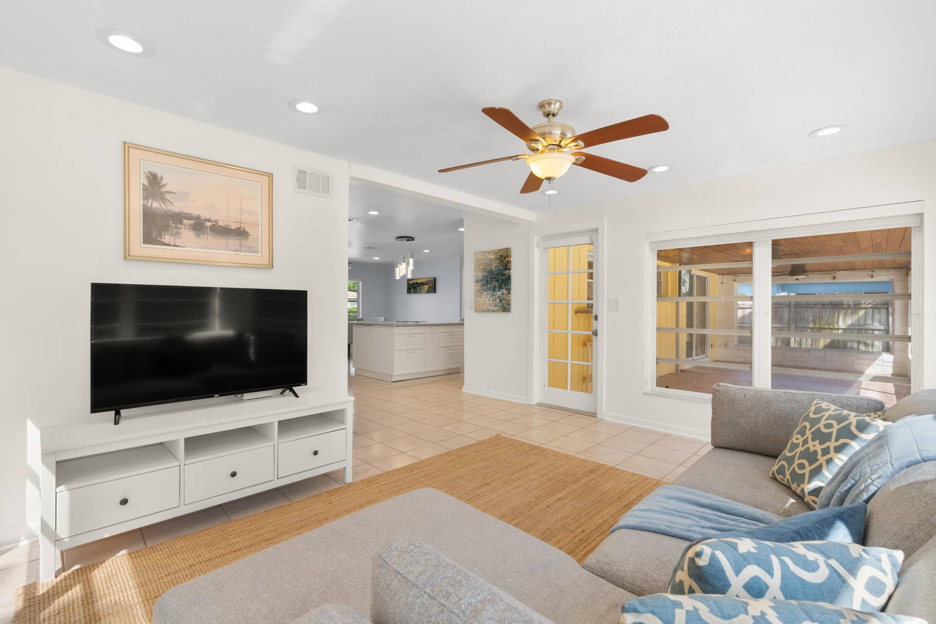 214 NE 28TH Road, Boca Raton, FL 33431 Living Room