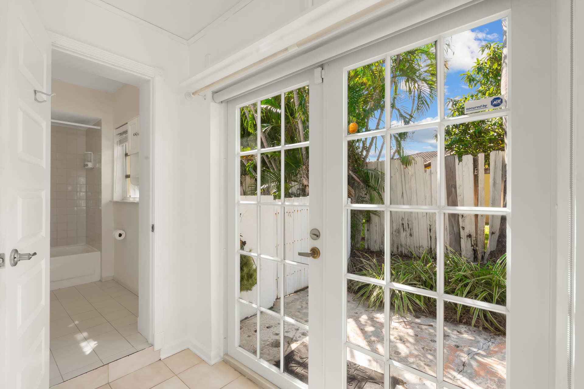 214 NE 28TH Road, Boca Raton, FL 33431 Side Entrance