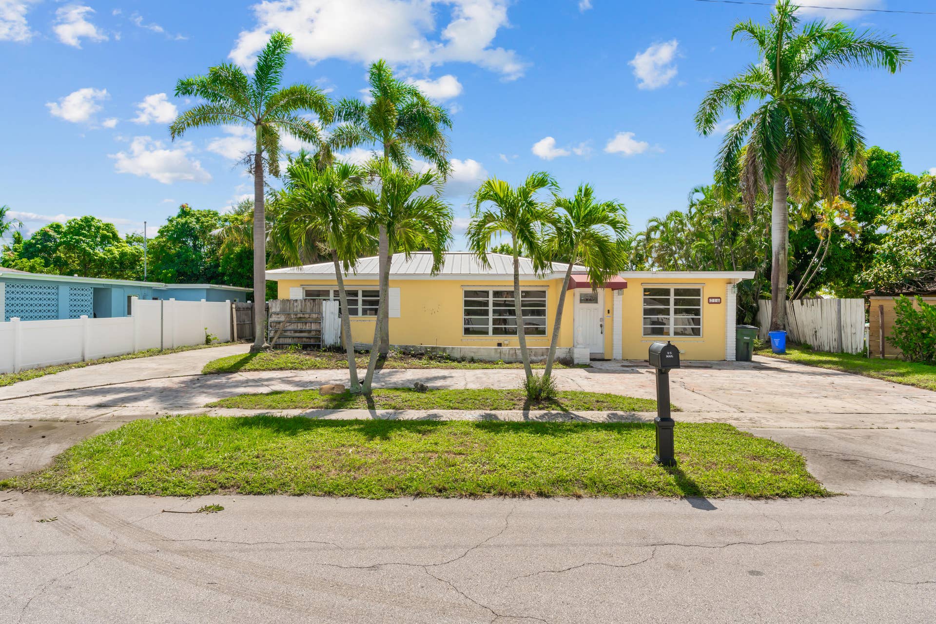 214 NE 28TH Road, Boca Raton, FL 33431 Front Exterior