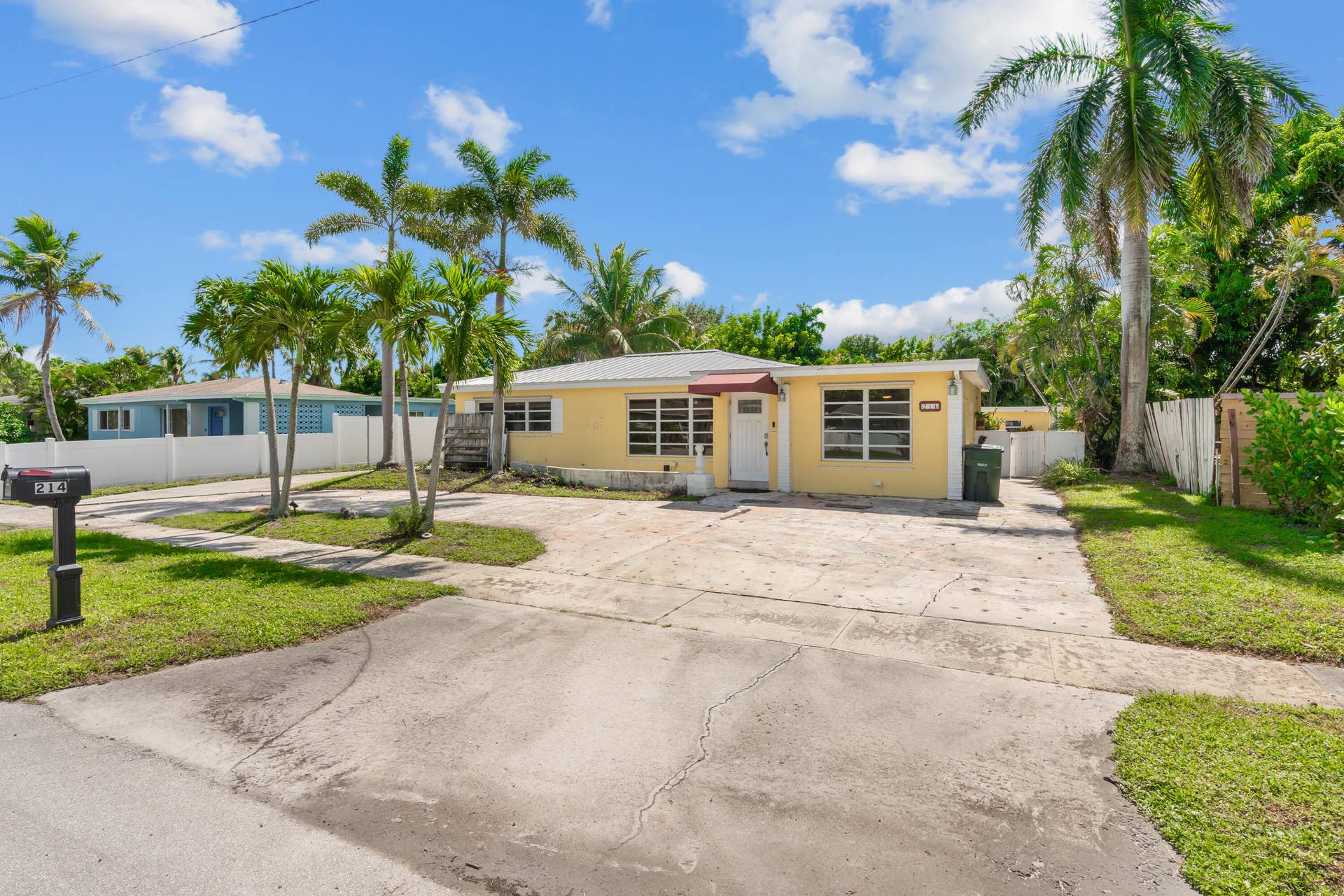 214 NE 28TH Road, Boca Raton, FL 33431 Front Exterior